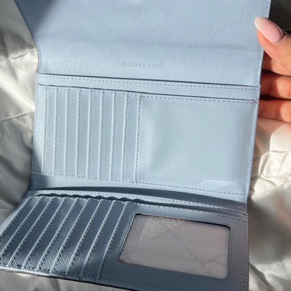Michael Kors Wallet - Picture 3 of 4